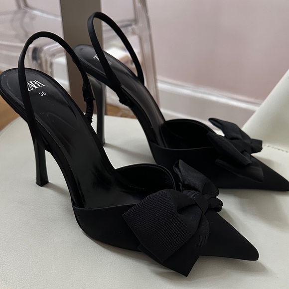 Zara Shoes - Zara Black Slingback Heels with Bow